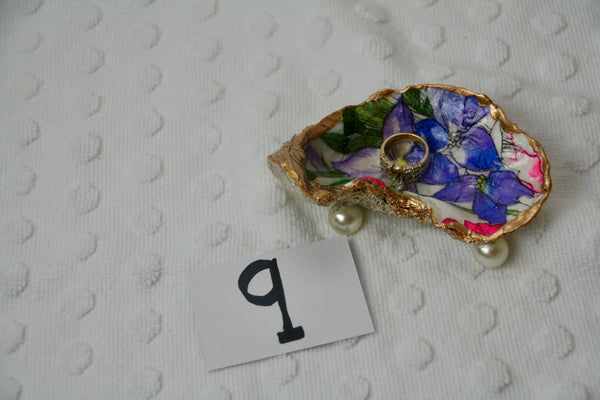 Oyster Trinket Dish (Pink Flower)