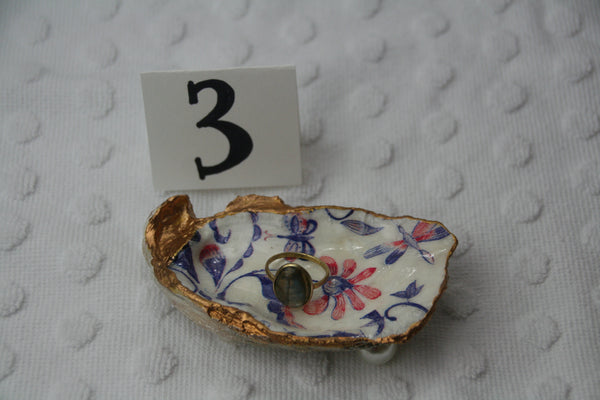 Oyster Trinket Dish (Red, White, Blue)