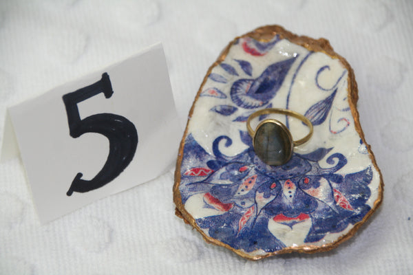 Oyster Trinket Dish (Red, White, Blue)