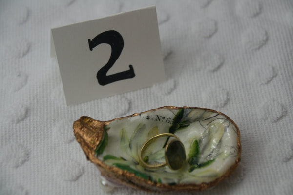 Oyster Trinket Dish (Magnolia)