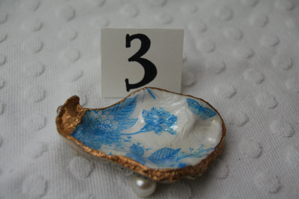 Oyster Trinket Dish (Blue & White)