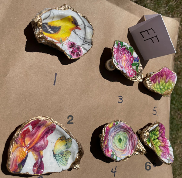 Oyster Trinket Dish (Exotic Flowers)